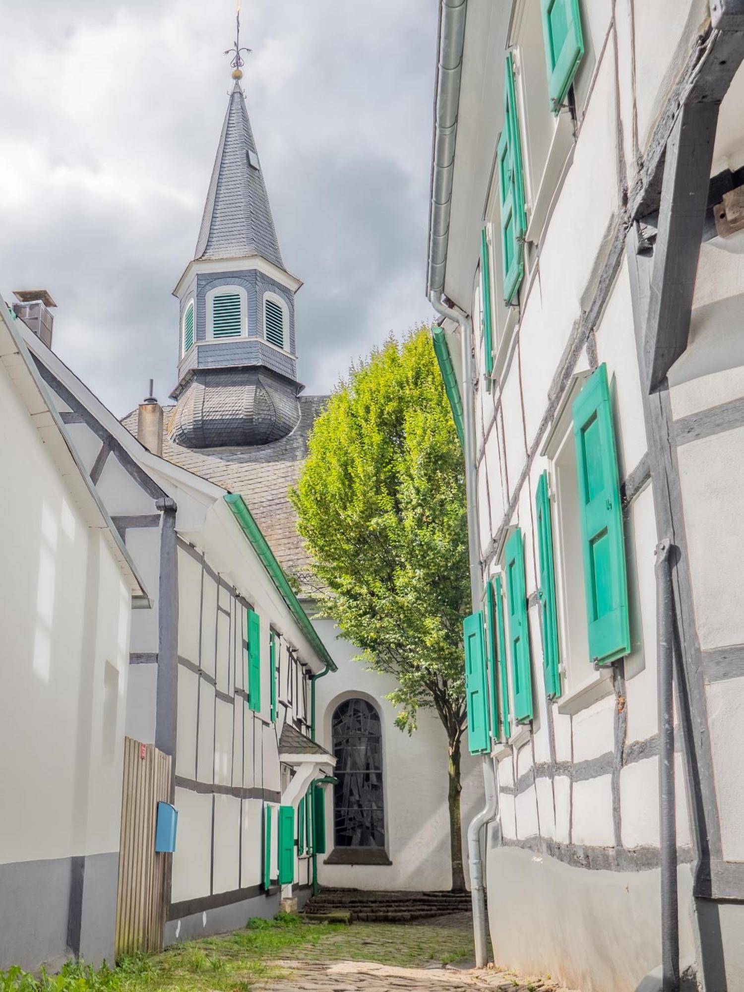 Kuesterhaus Graefrath Solingen Dış mekan fotoğraf